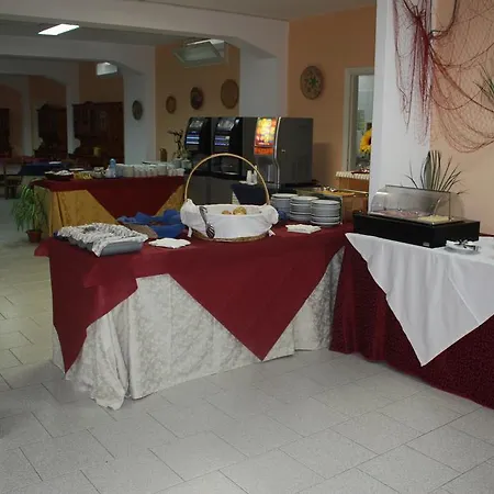 فندق Domus كاستيلساردو