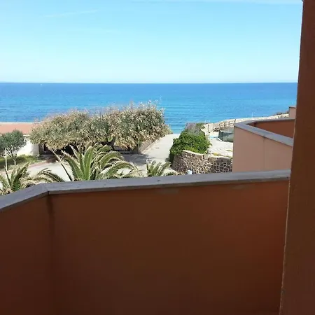 Domus فندق كاستيلساردو