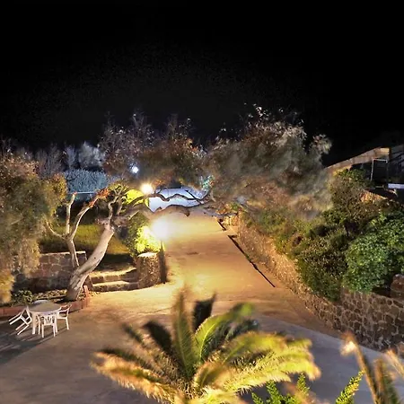 Domus فندق